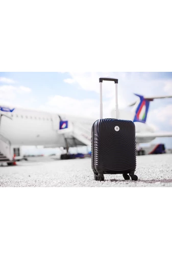 Világoslila Bőrönd Wizz Air Kézipoggyász Méretben (40x30x20cm)