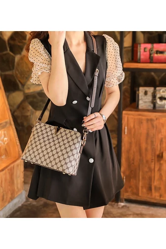 Geantă Crossbody Bonluo Maro Cu Model Din Imitație De Piele Dimensiunea 19*26*9cm  