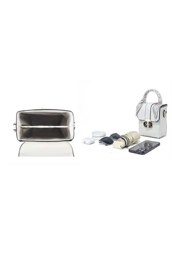 Crossbody Táska Lakkbőrböl Fehér mérete 17*13*8cm