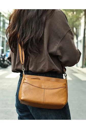 Crossbody Táska Valódi Bőrből Barna Bonluo állítható pánttal 17*27*11cm