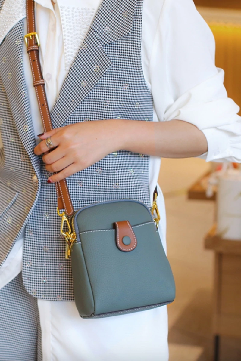 Mini kék valódi bőr Crossbody táska méret (20*14*8cm)
